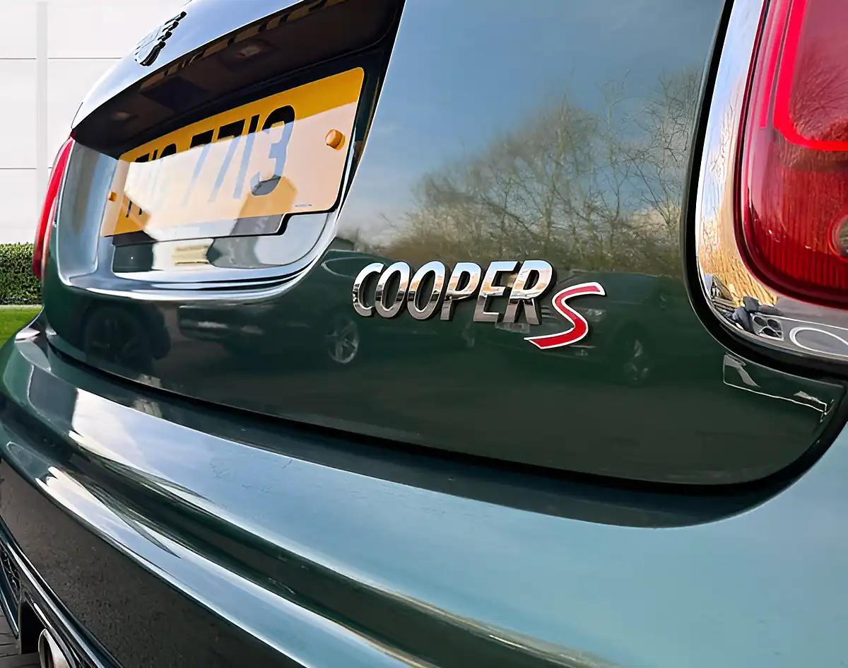 Used 2018 MINI Hatch Cooper S British Racing Green - Interior and Exterior details 17