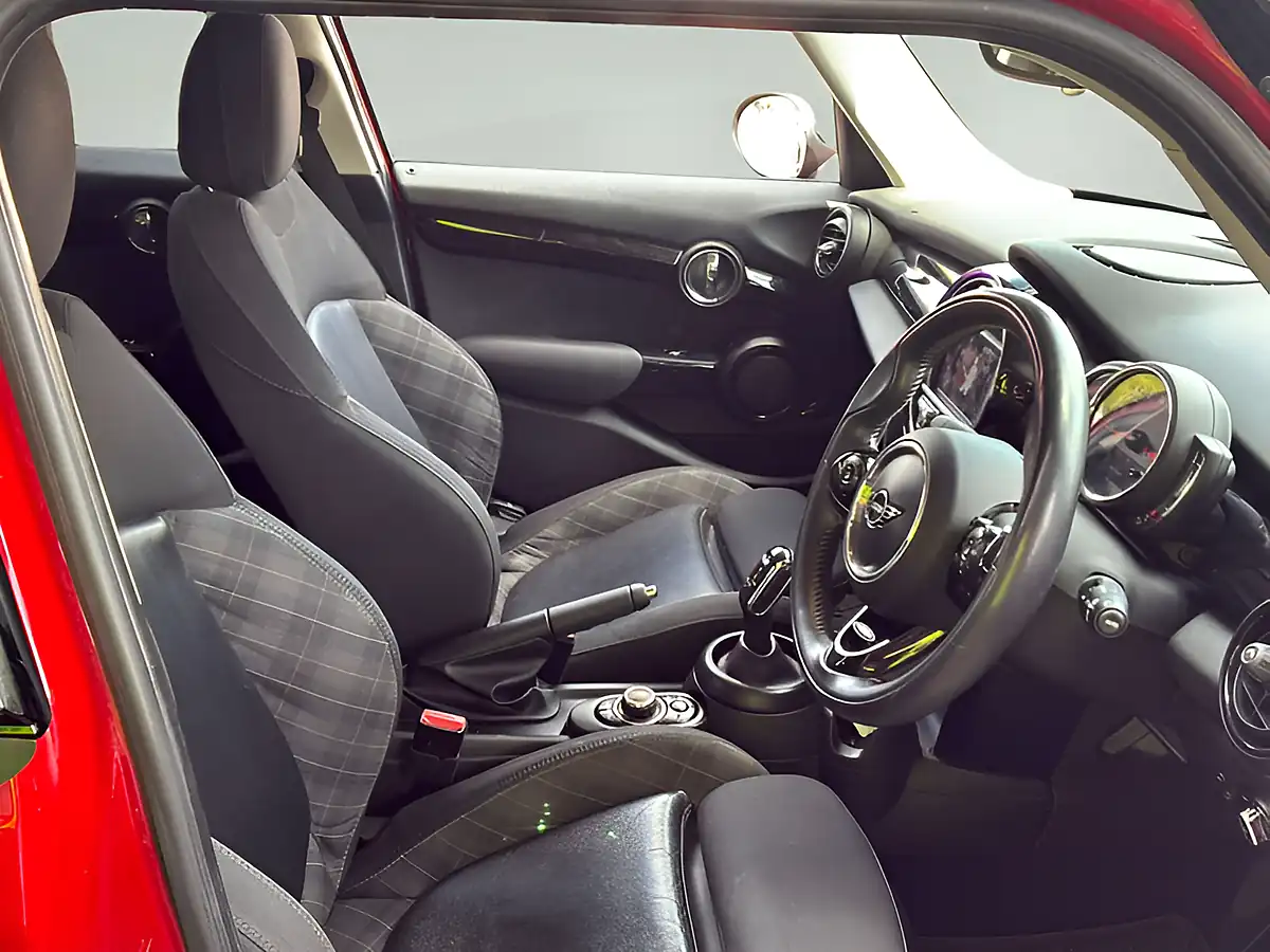 Used 2018 MINI Hatch Cooper S Chili Red - Interior and Exterior details 6