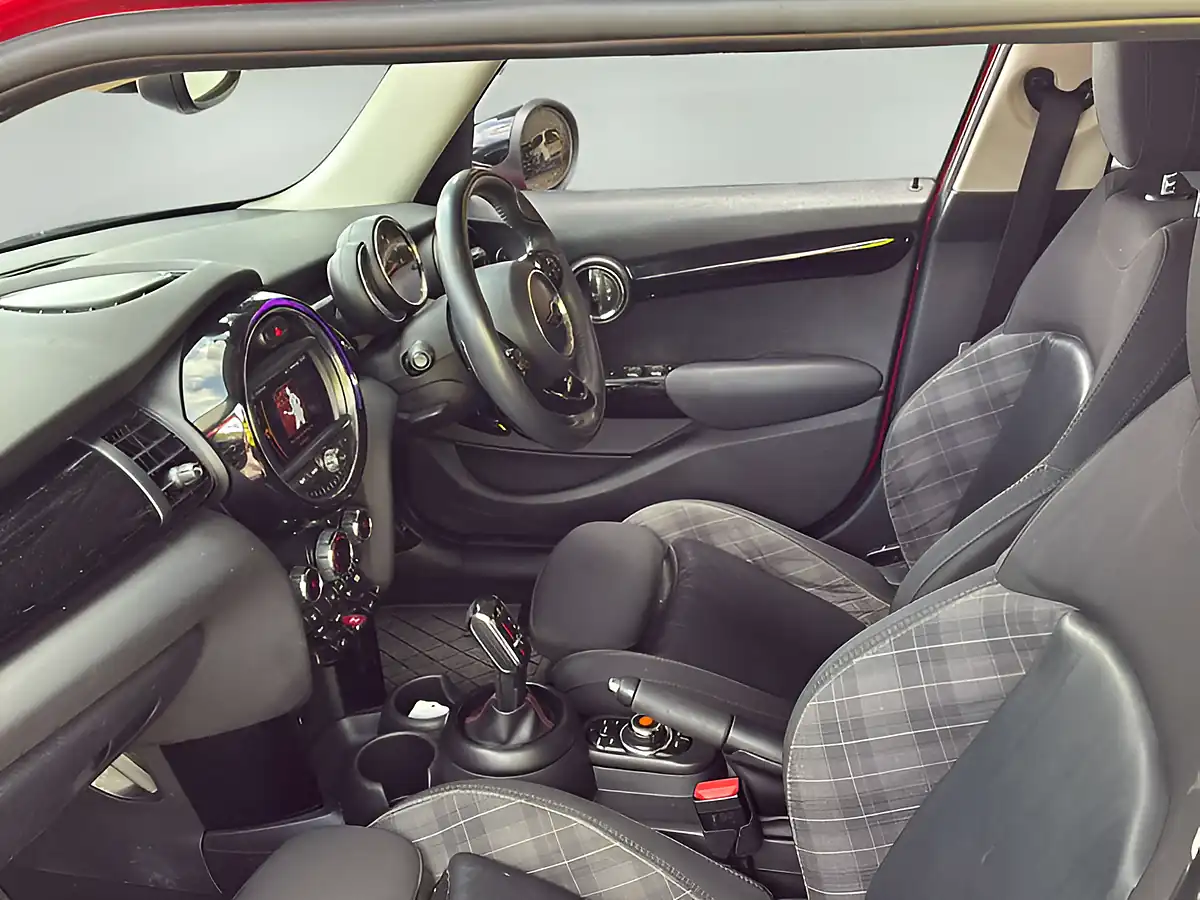 Used 2018 MINI Hatch Cooper S Chili Red - Interior and Exterior details 9