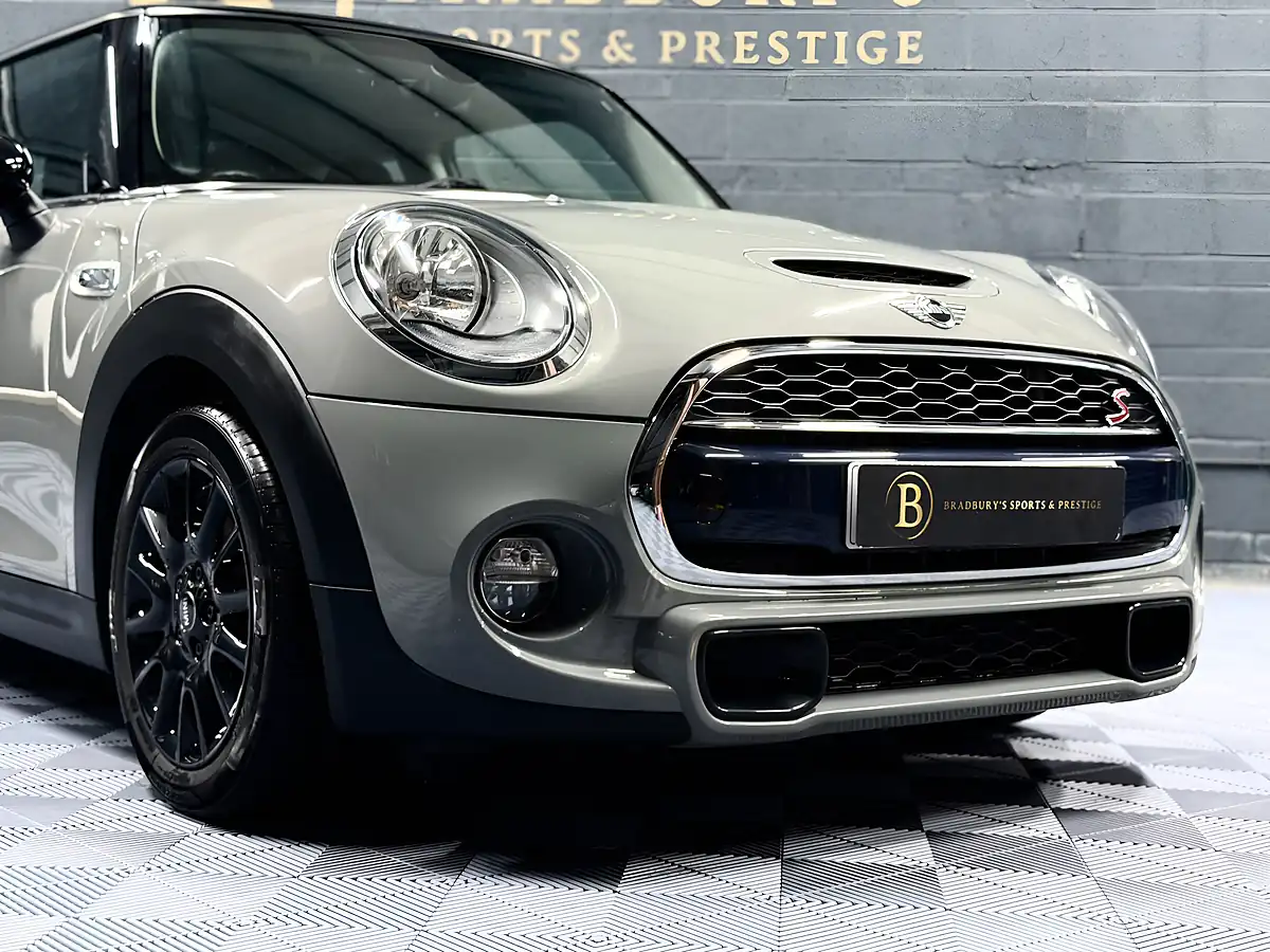 Used 2018 MINI Hatch Cooper S Grey - Interior and Exterior details 12