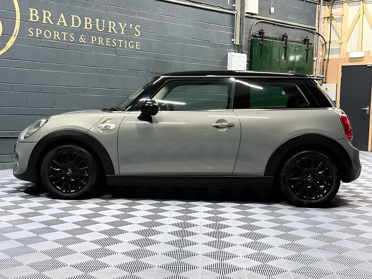 Used 2018 MINI Hatch Cooper S Grey - Interior and Exterior details 17