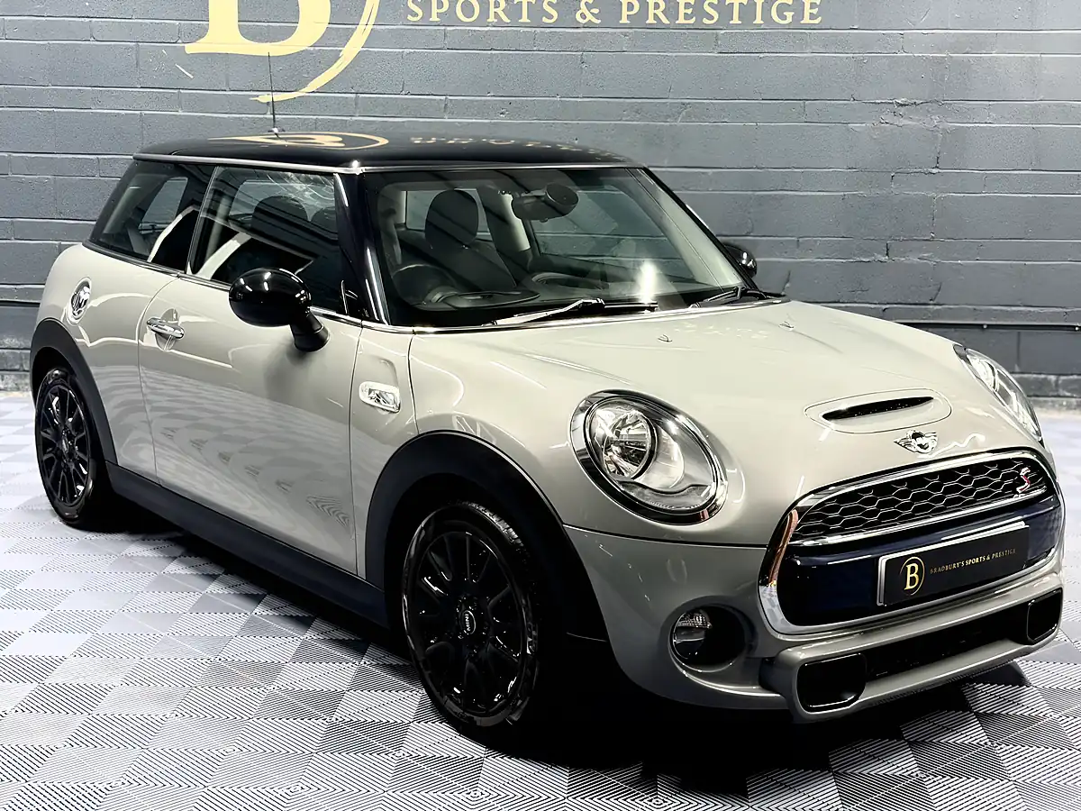 Used 2018 MINI Hatch Cooper S Grey - Interior and Exterior details 8