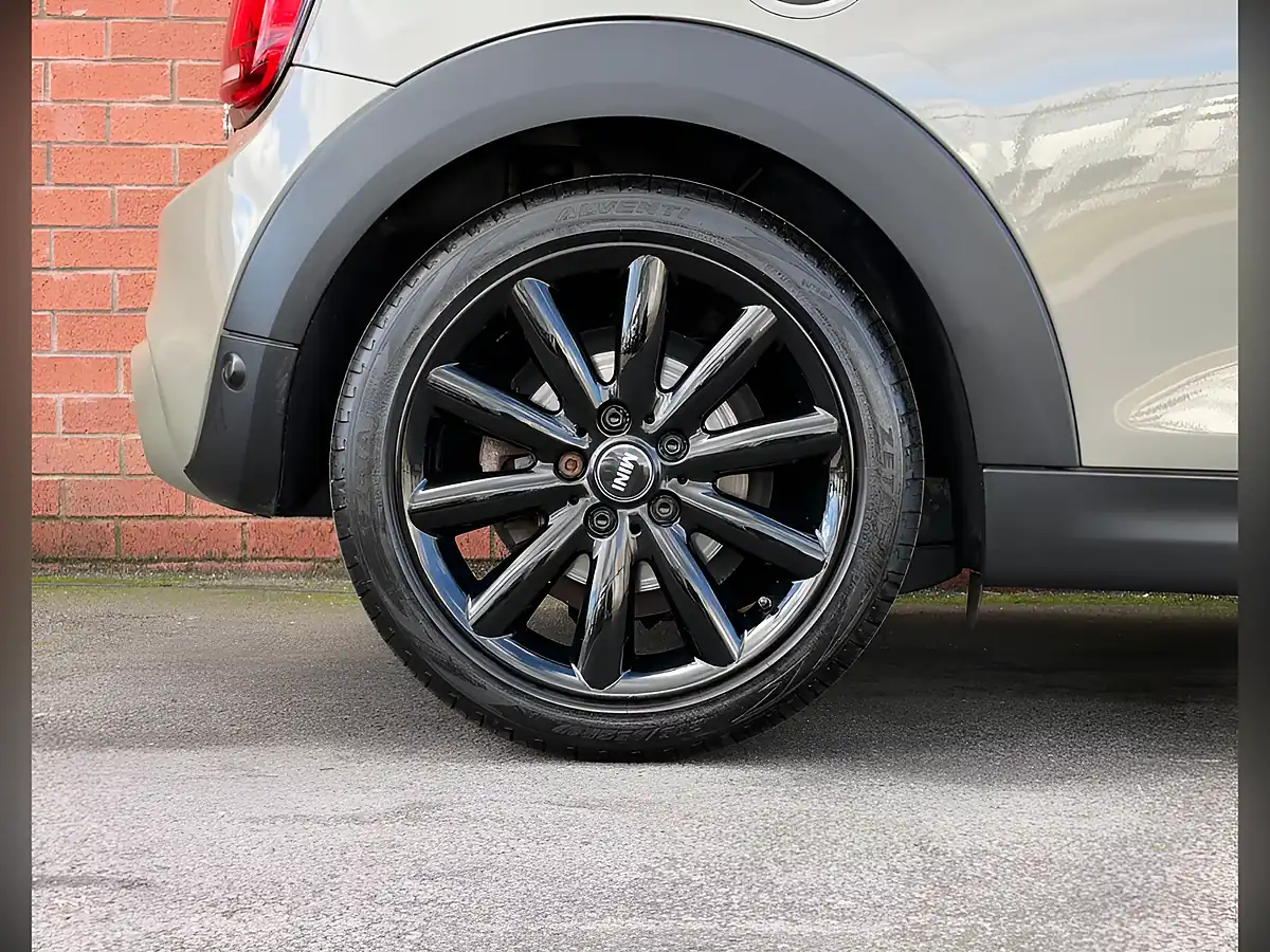 Used 2018 MINI Hatch Cooper S Grey - Interior and Exterior details 19