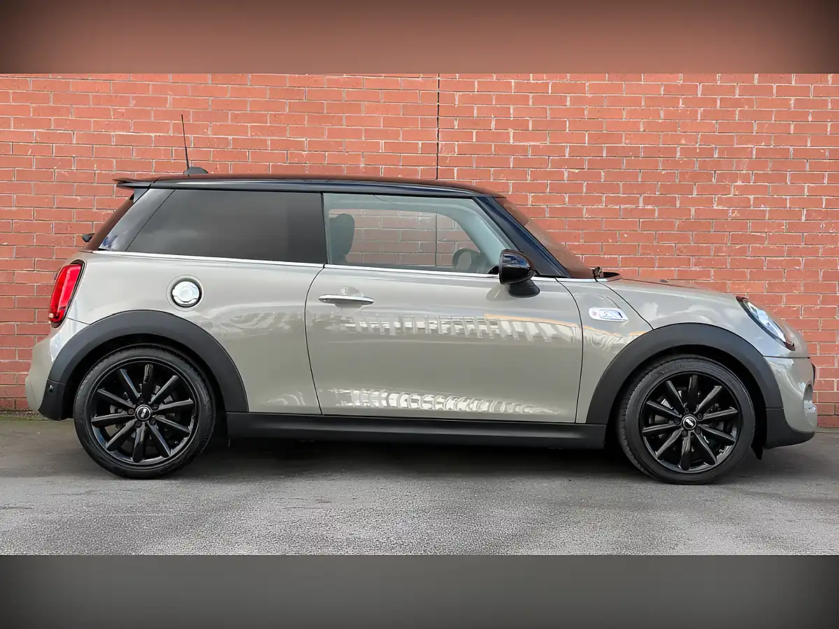Used 2018 MINI Hatch Cooper S Grey - Interior and Exterior details 2