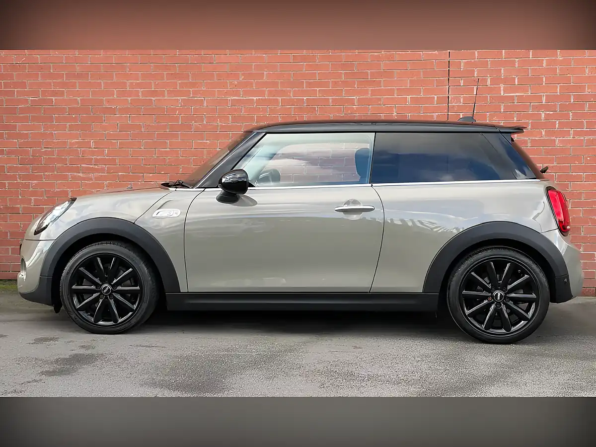 Used 2018 MINI Hatch Cooper S Grey - Interior and Exterior details 6