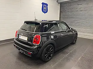 Used 2018 MINI Hatch Cooper S Midnight Black Metallic - Interior and Exterior details 12