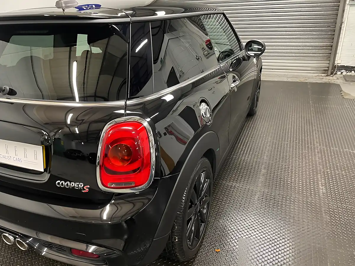Used 2018 MINI Hatch Cooper S Midnight Black Metallic - Interior and Exterior details 14