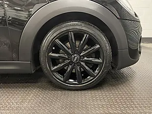 Used 2018 MINI Hatch Cooper S Midnight Black Metallic - Interior and Exterior details 15