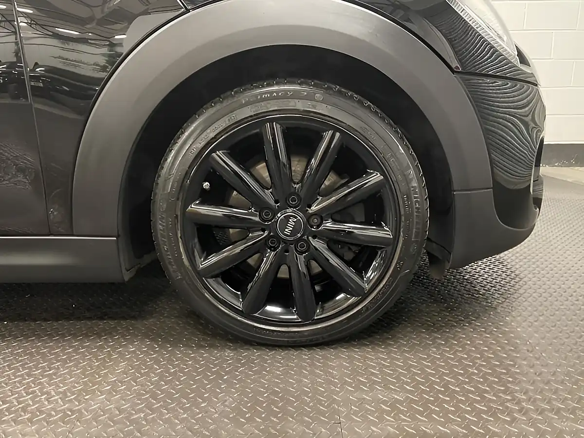 Used 2018 MINI Hatch Cooper S Midnight Black Metallic - Interior and Exterior details 15