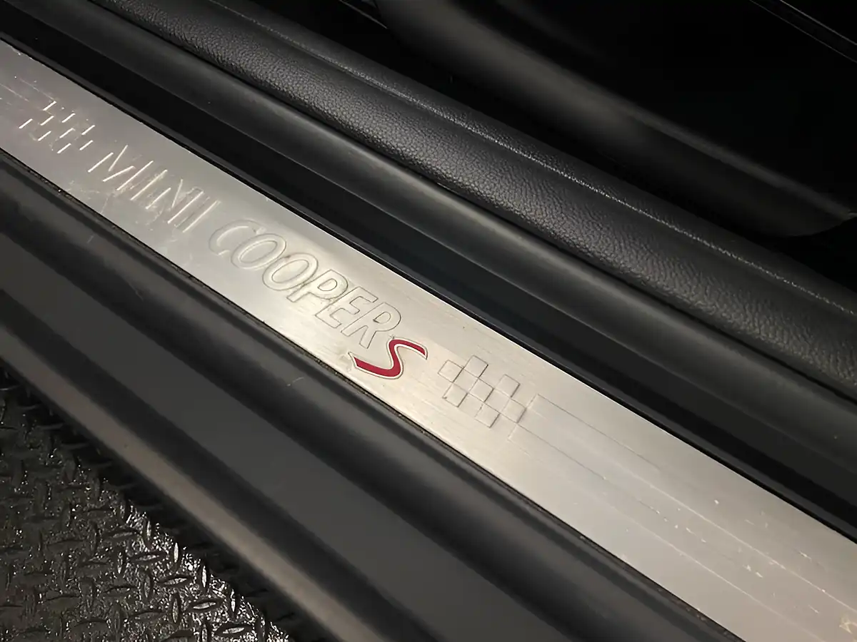 Used 2018 MINI Hatch Cooper S Midnight Black Metallic - Interior and Exterior details 18