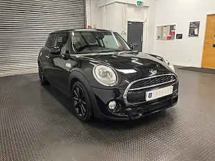 Used 2018 MINI Hatch Cooper S Midnight Black Metallic - Interior and Exterior details 4