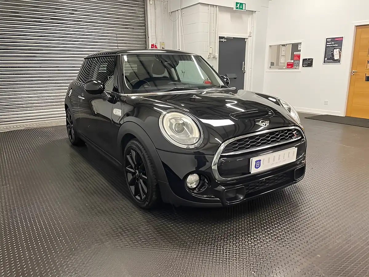 Used 2018 MINI Hatch Cooper S Midnight Black Metallic - Interior and Exterior details 4
