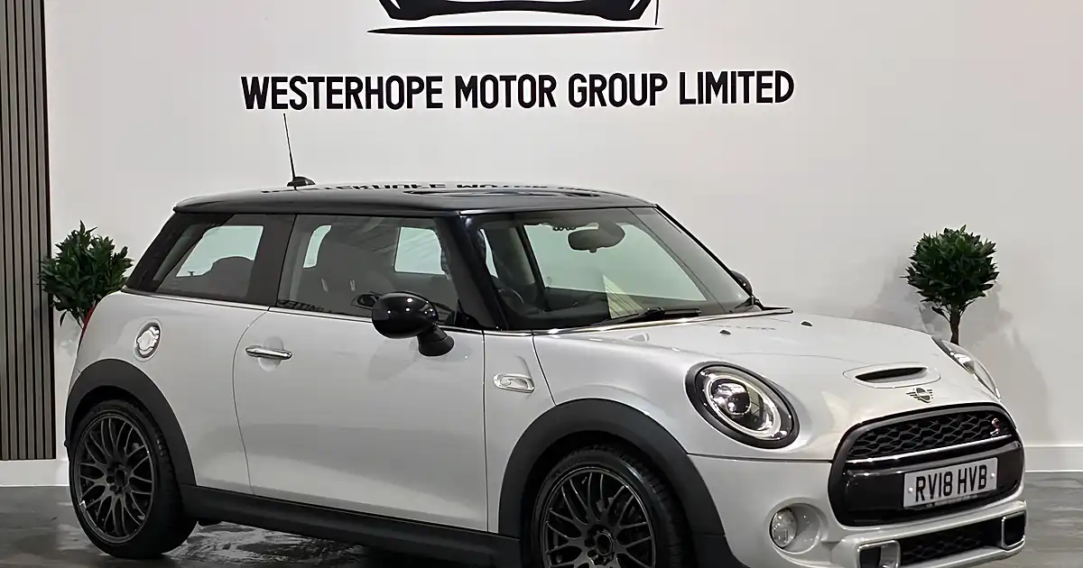 Used 2018 MINI Hatch Cooper S Silver - Front View