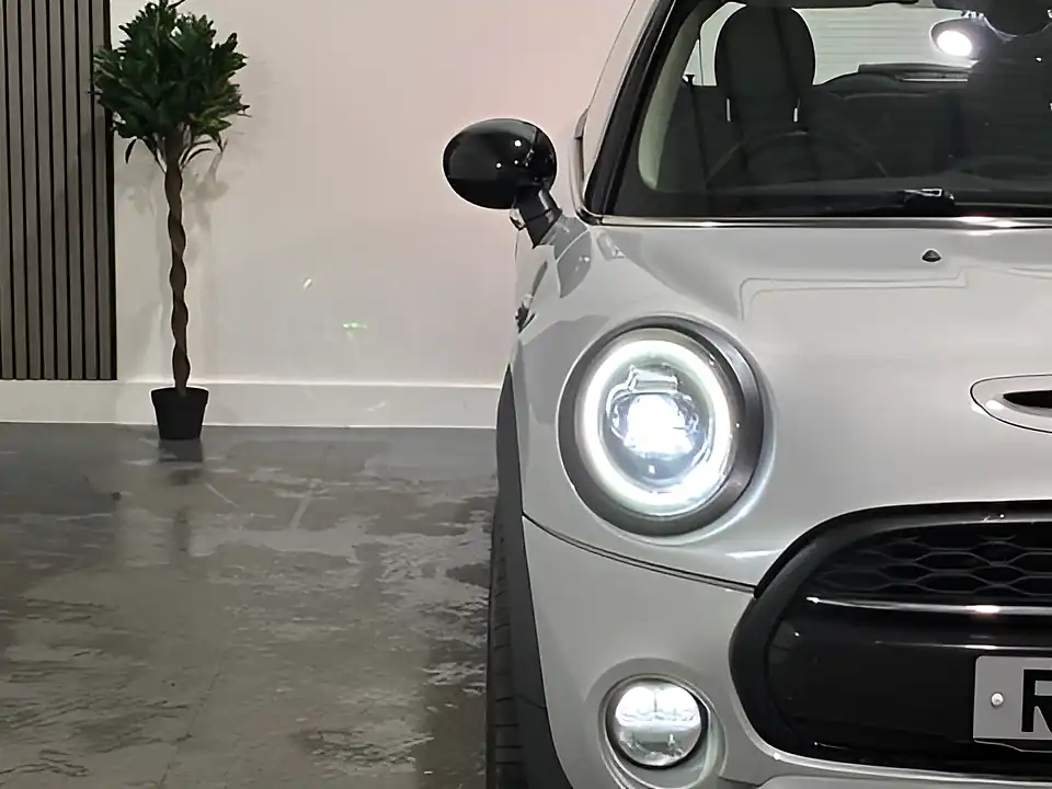 Used 2018 MINI Hatch Cooper S Silver - Interior and Exterior details 10