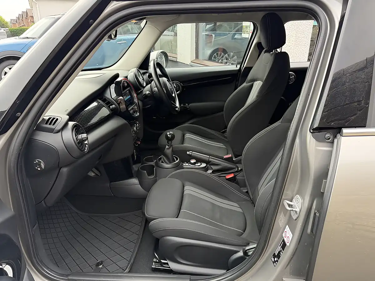 Used 2018 MINI Hatch Cooper S Silver - Interior and Exterior details 15