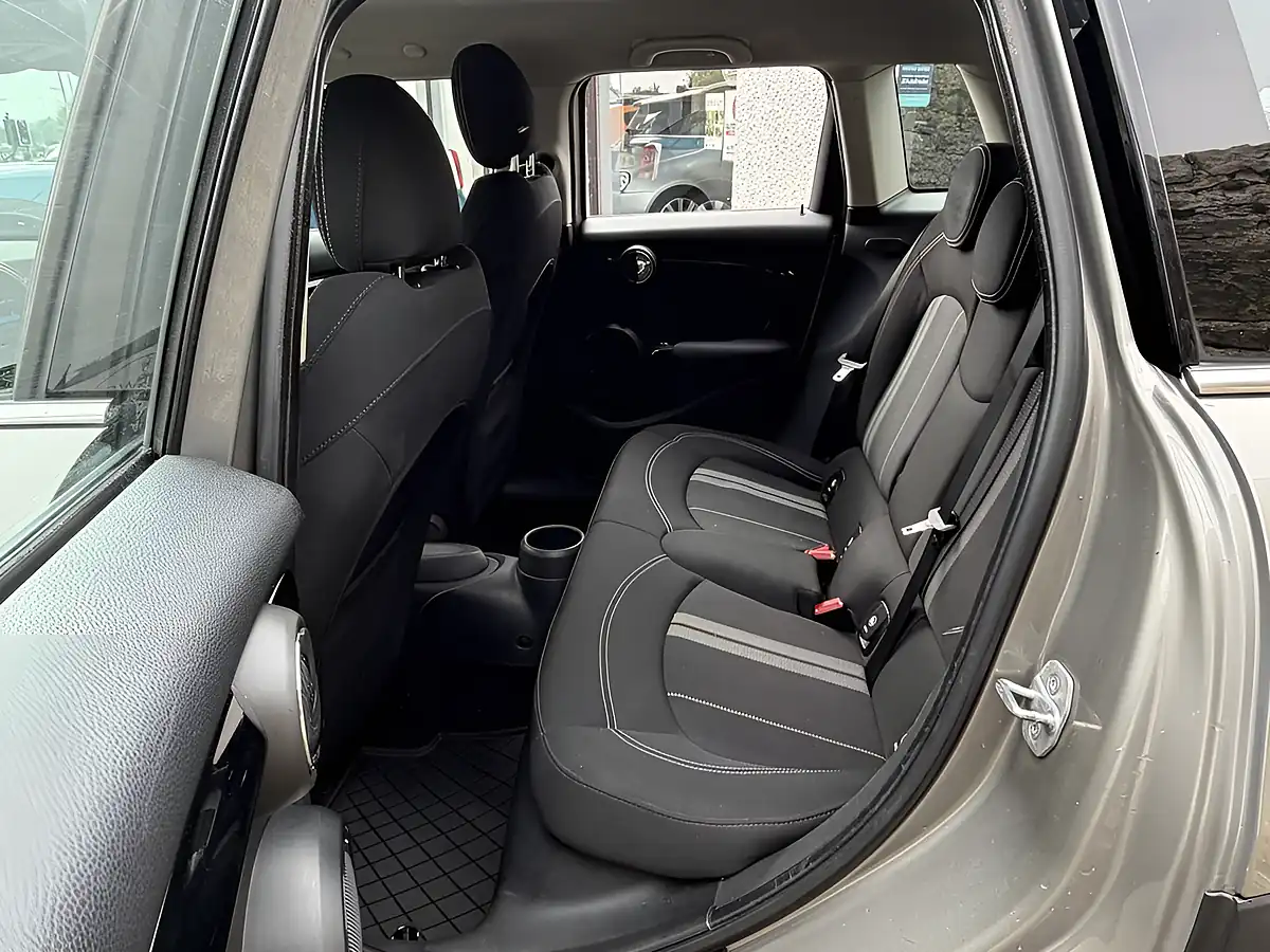 Used 2018 MINI Hatch Cooper S Silver - Interior and Exterior details 17