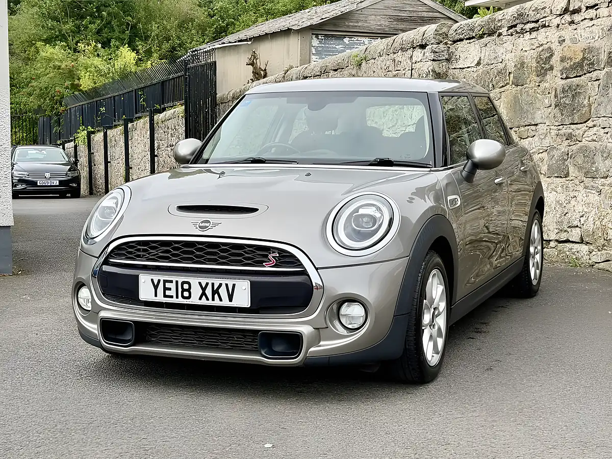 Used 2018 MINI Hatch Cooper S Silver - Interior and Exterior details 19