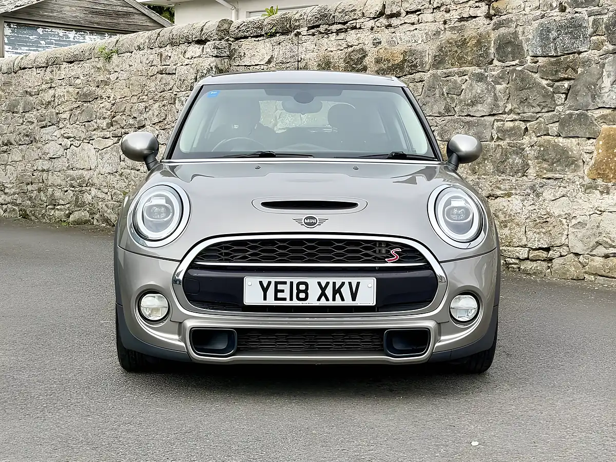 Used 2018 MINI Hatch Cooper S Silver - Interior and Exterior details 2