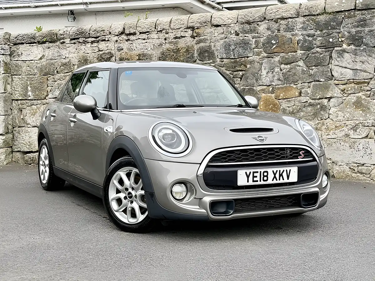 Used 2018 MINI Hatch Cooper S Silver - Interior and Exterior details 20