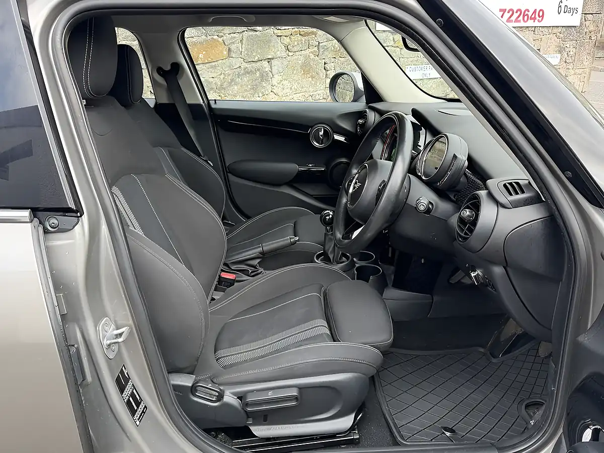 Used 2018 MINI Hatch Cooper S Silver - Interior and Exterior details 5