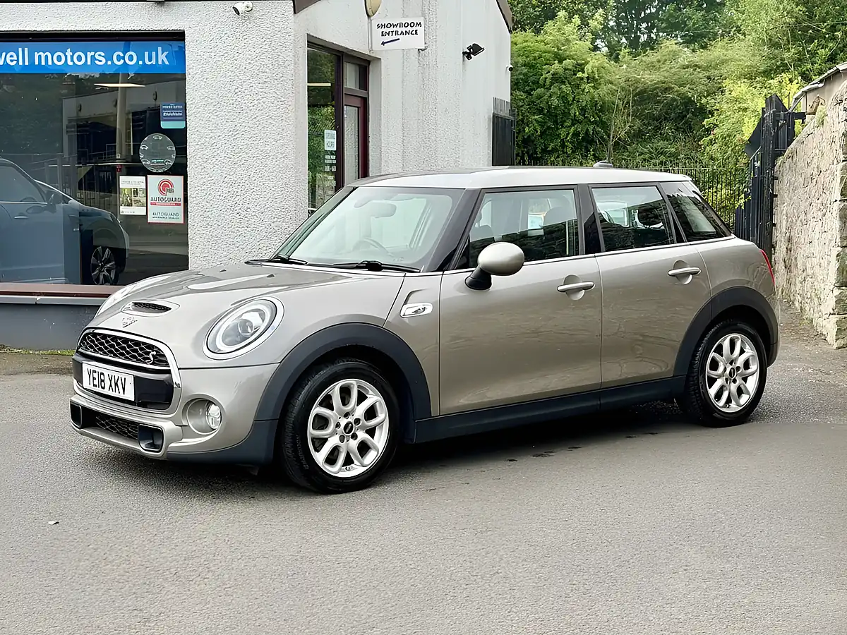 Used 2018 MINI Hatch Cooper S Silver - Interior and Exterior details 9