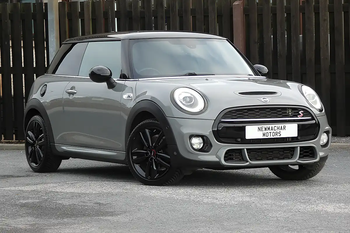 Used 2018 MINI Hatch Cooper S Sport Moonwalk Grey - Front View