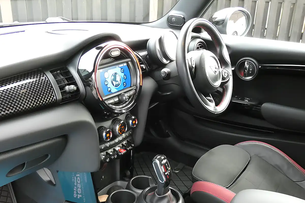 Used 2018 MINI Hatch Cooper S Sport Moonwalk Grey - Interior and Exterior details 13