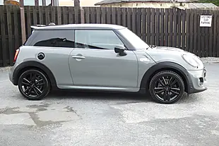 Used 2018 MINI Hatch Cooper S Sport Moonwalk Grey - Interior and Exterior details 2