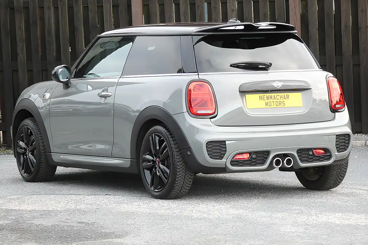 Used 2018 MINI Hatch Cooper S Sport Moonwalk Grey - Interior and Exterior details 4