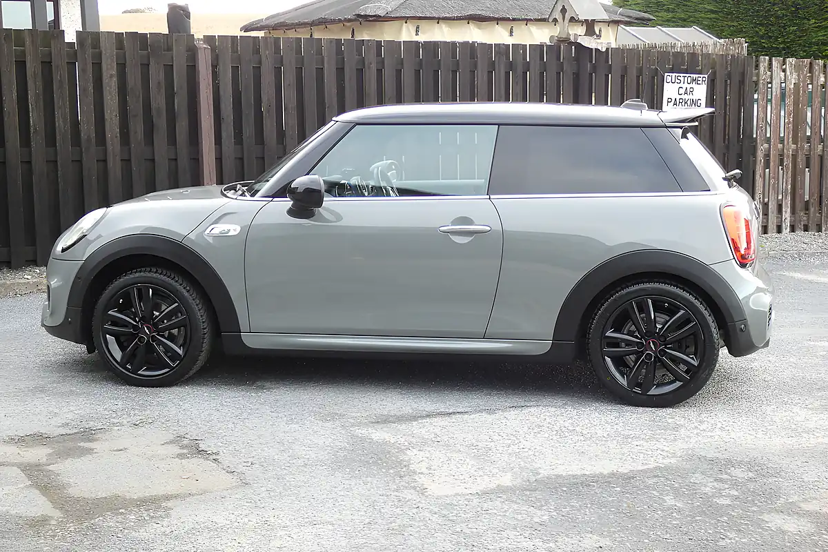 Used 2018 MINI Hatch Cooper S Sport Moonwalk Grey - Interior and Exterior details 6