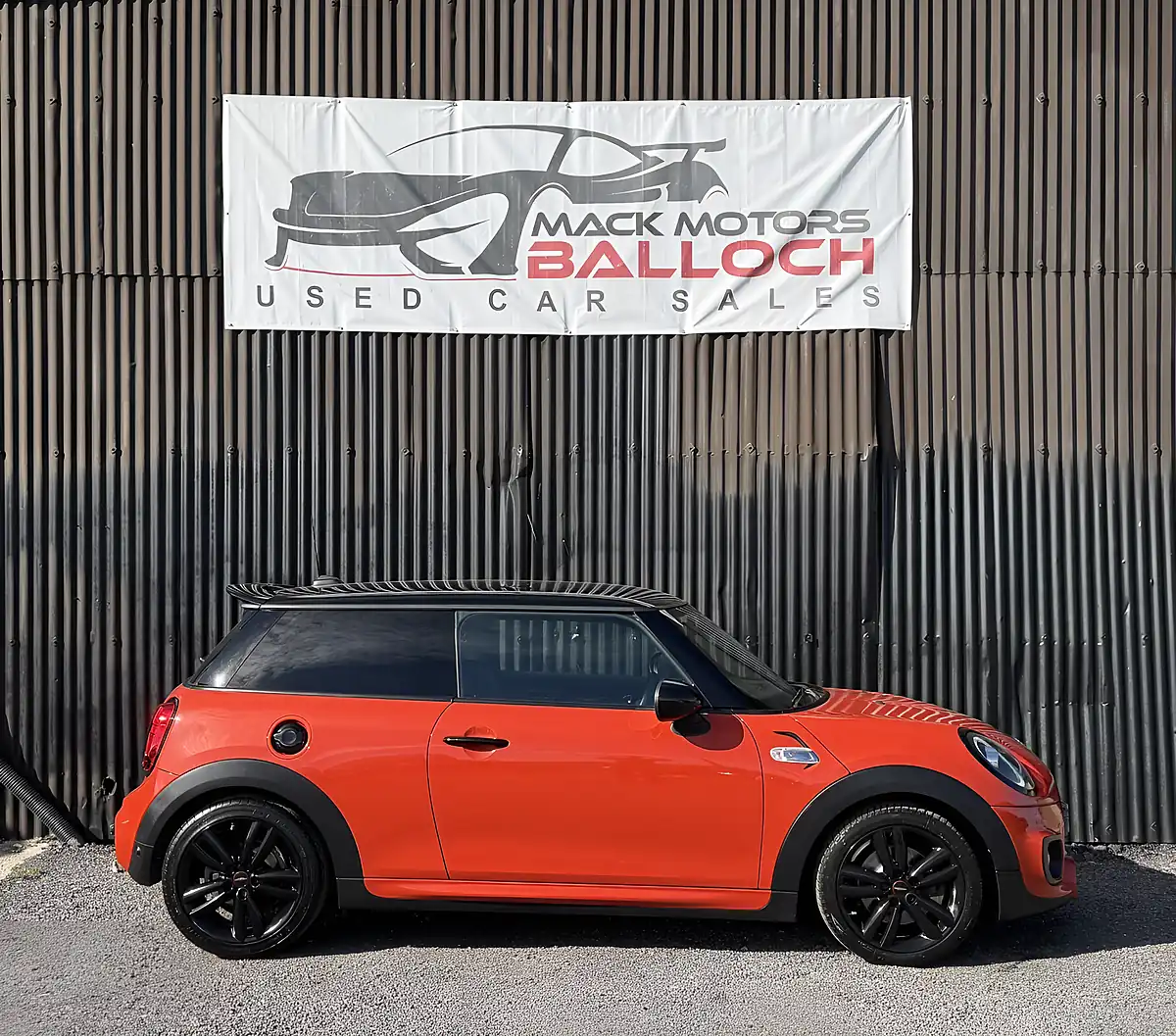 Used 2018 MINI Hatch Cooper S Sport Orange - Interior and Exterior details 4