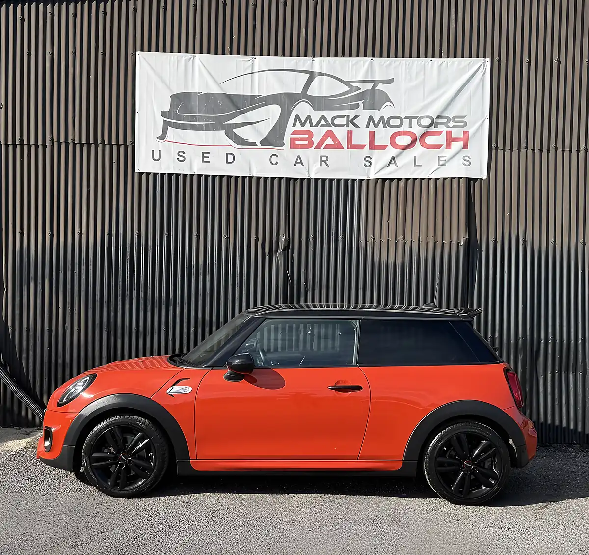 Used 2018 MINI Hatch Cooper S Sport Orange - Interior and Exterior details 8