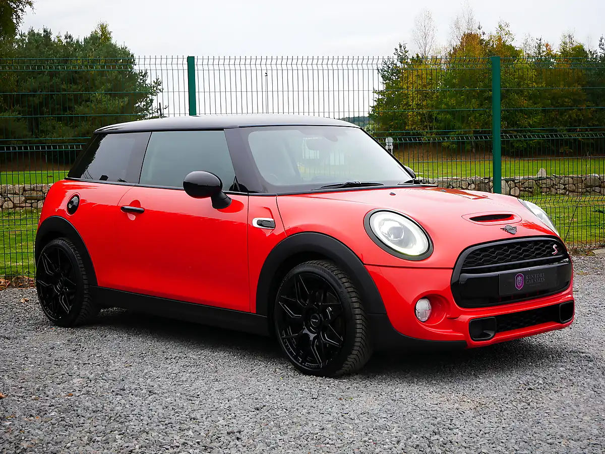 Used 2018 MINI Hatch Cooper S Sport Solaris Orange Metallic - Interior and Exterior details 2
