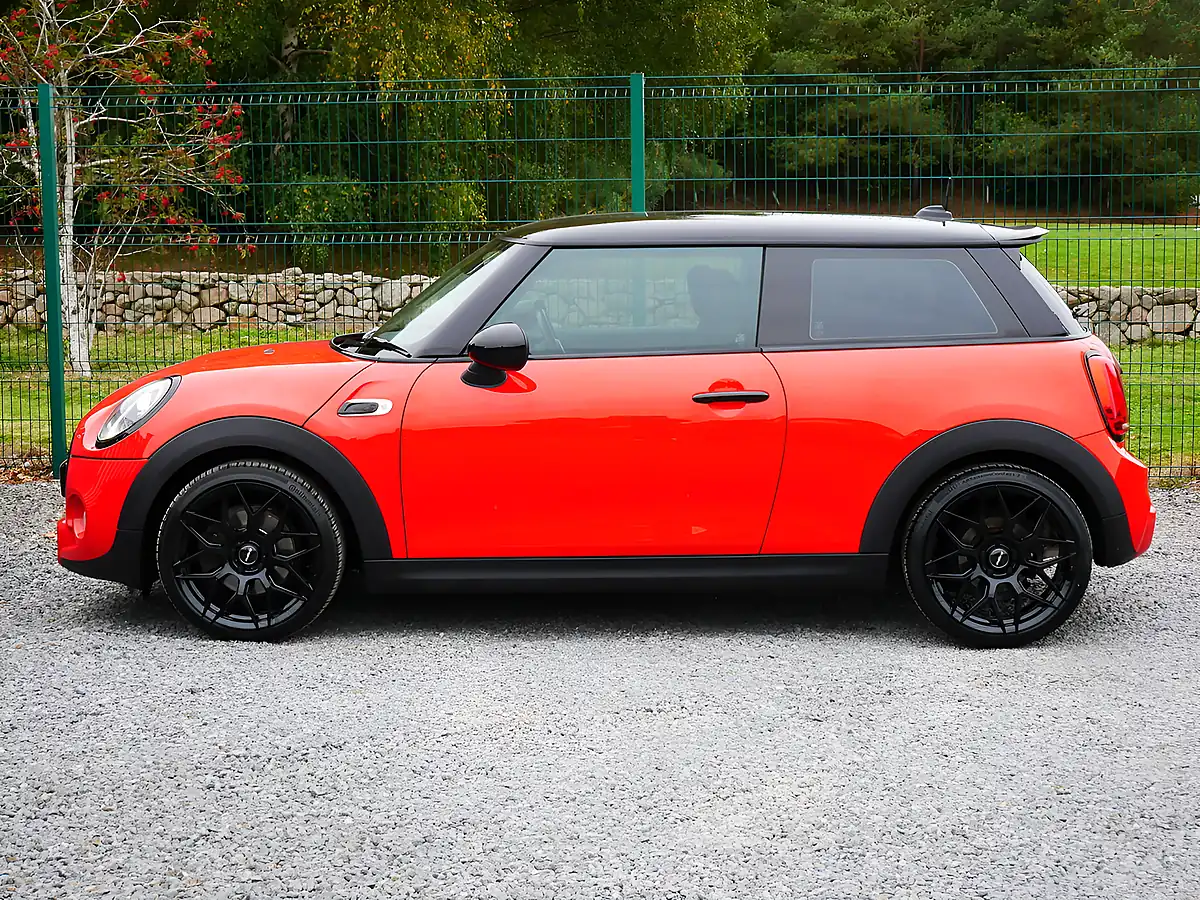 Used 2018 MINI Hatch Cooper S Sport Solaris Orange Metallic - Interior and Exterior details 6