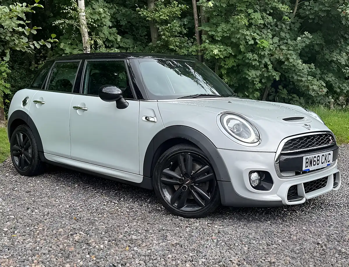 Used 2018 MINI Hatch Cooper S White Silver - Front View