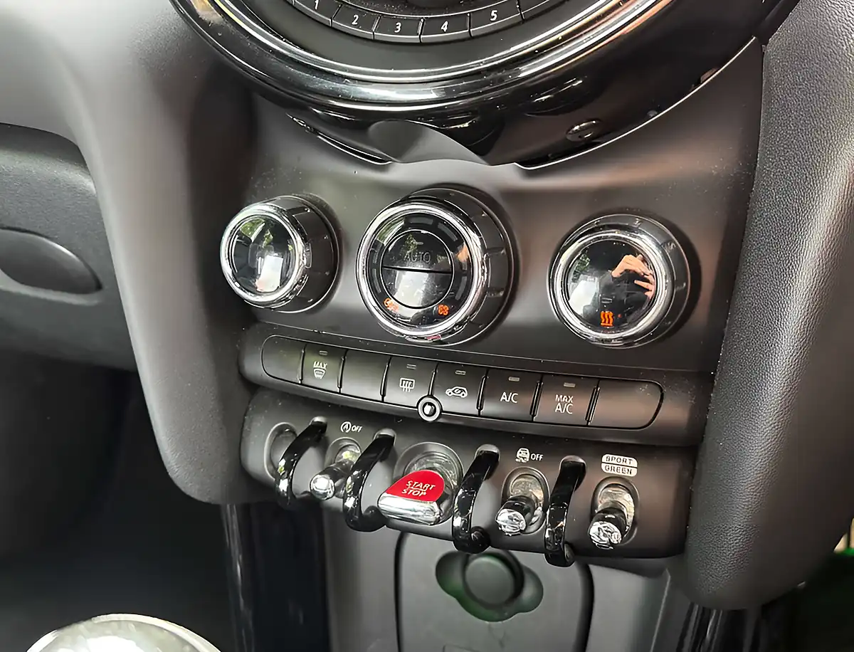 Used 2018 MINI Hatch Cooper S White Silver - Interior and Exterior details 16