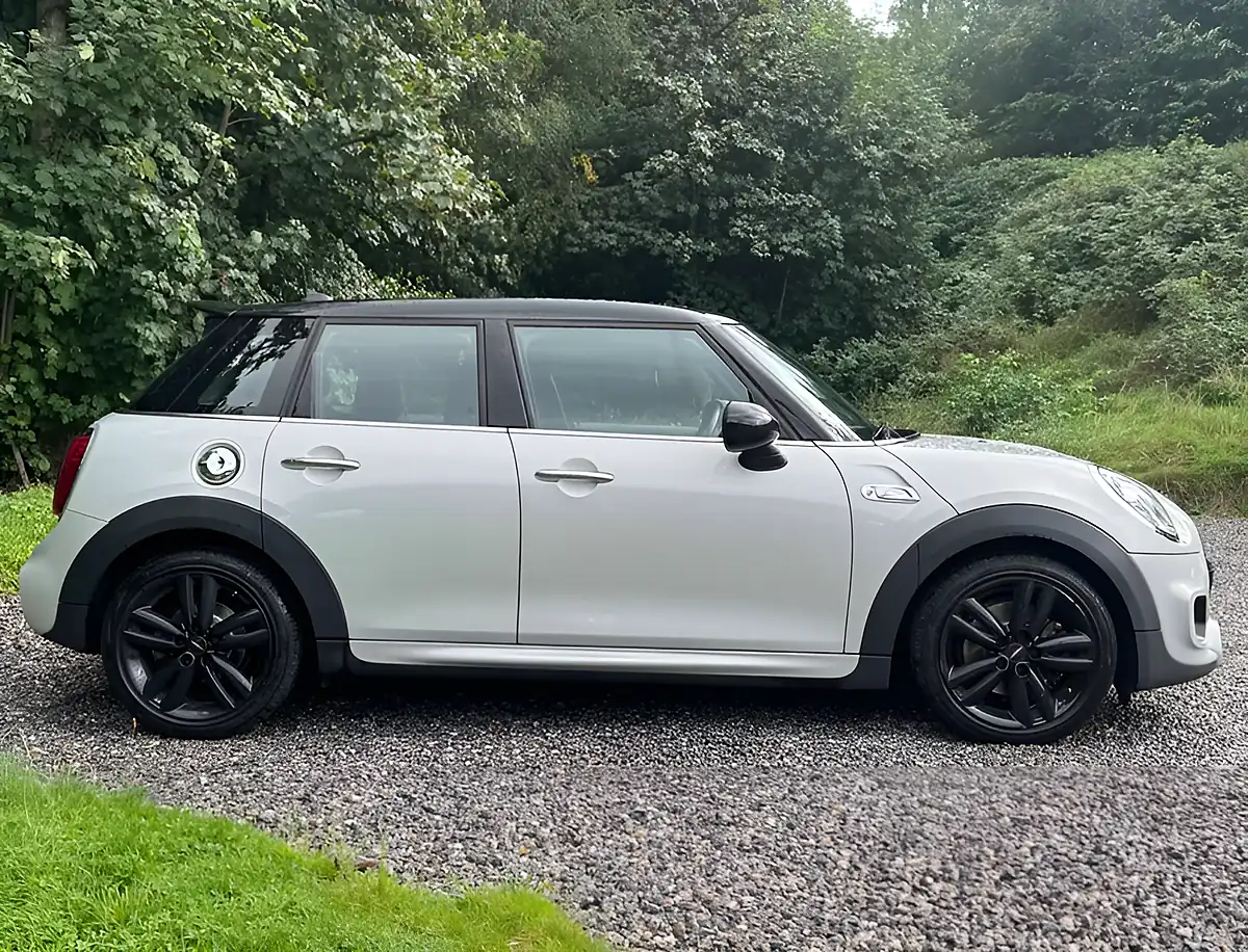 Used 2018 MINI Hatch Cooper S White Silver - Interior and Exterior details 2