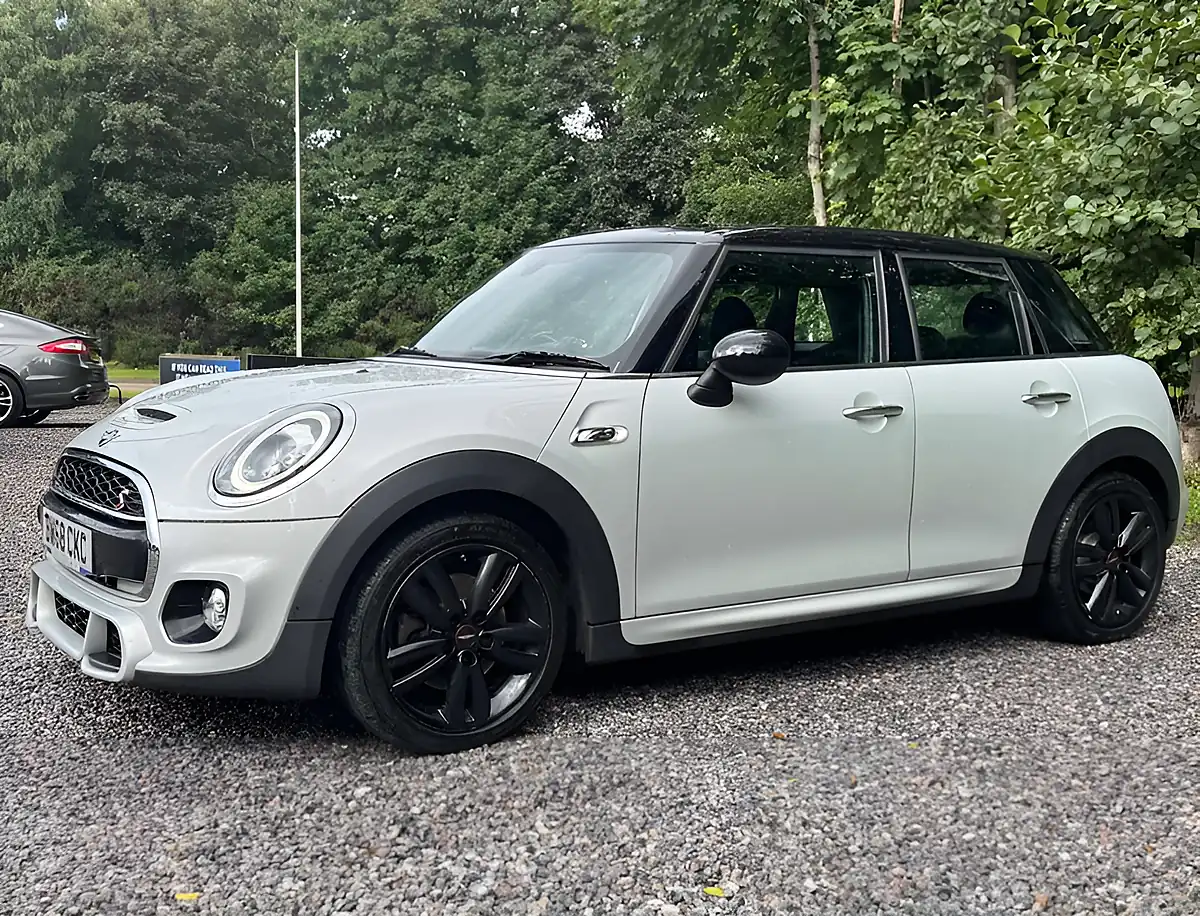 Used 2018 MINI Hatch Cooper S White Silver - Interior and Exterior details 7