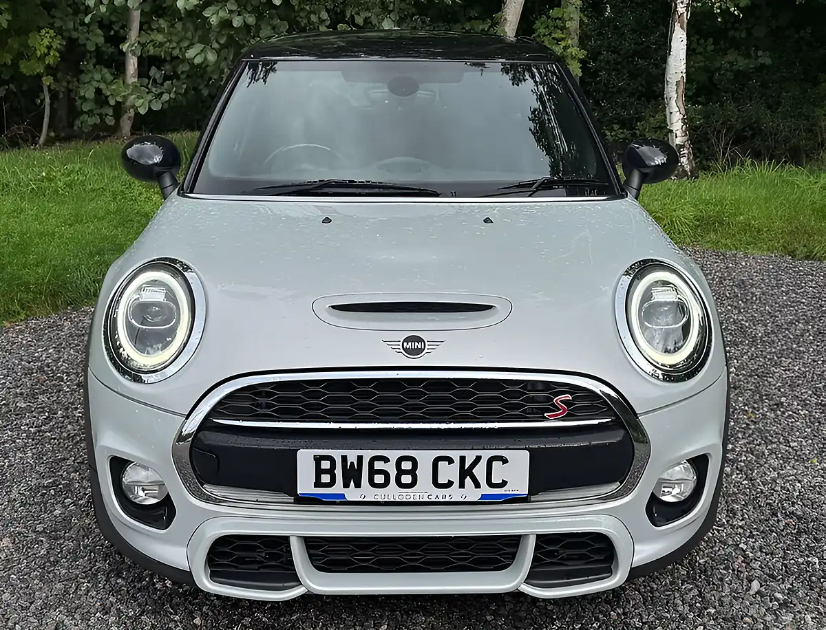Used 2018 MINI Hatch Cooper S White Silver - Interior and Exterior details 8