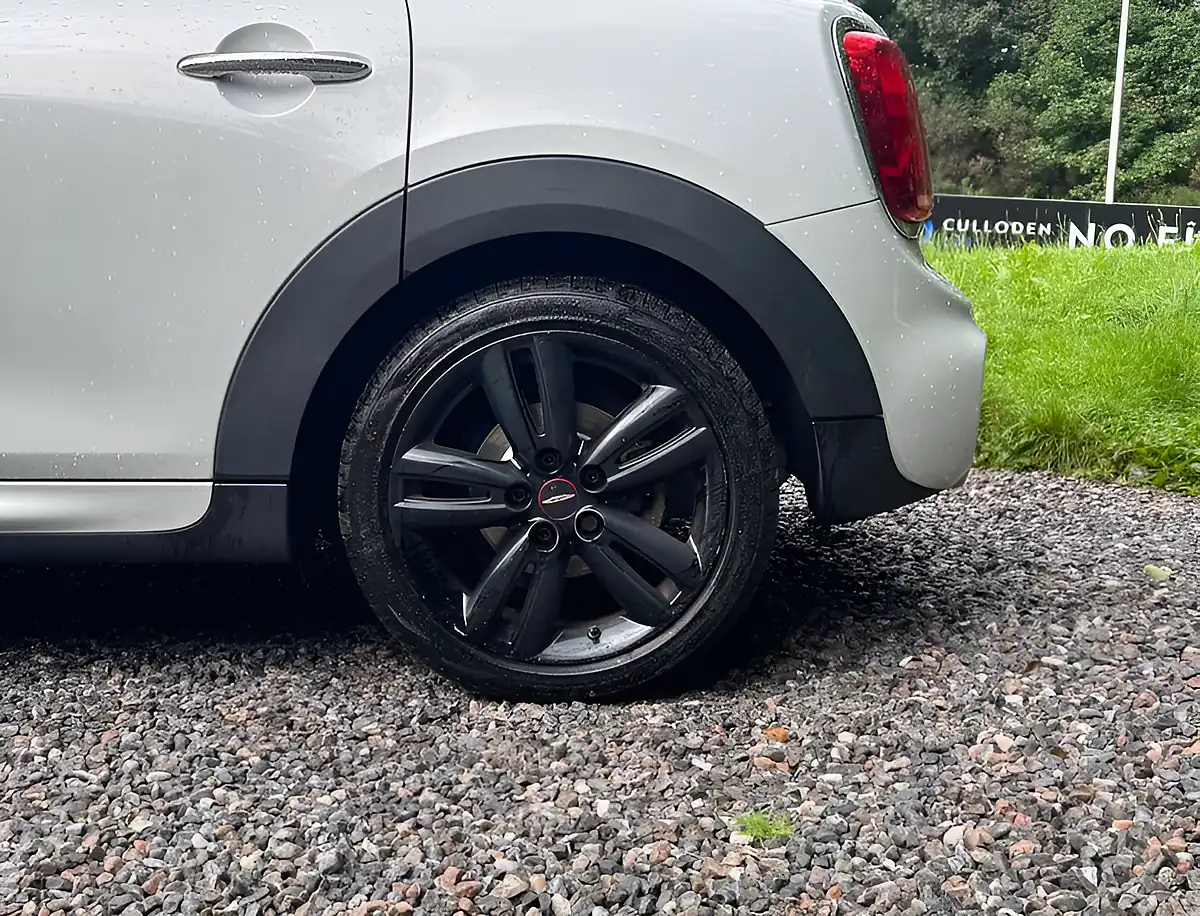 Used 2018 MINI Hatch Cooper S White Silver - Interior and Exterior details 9