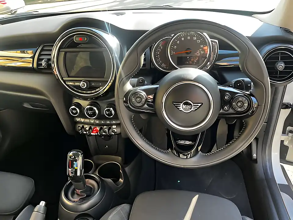 Used 2018 MINI Hatch Cooper S White Silver - Interior and Exterior details 13
