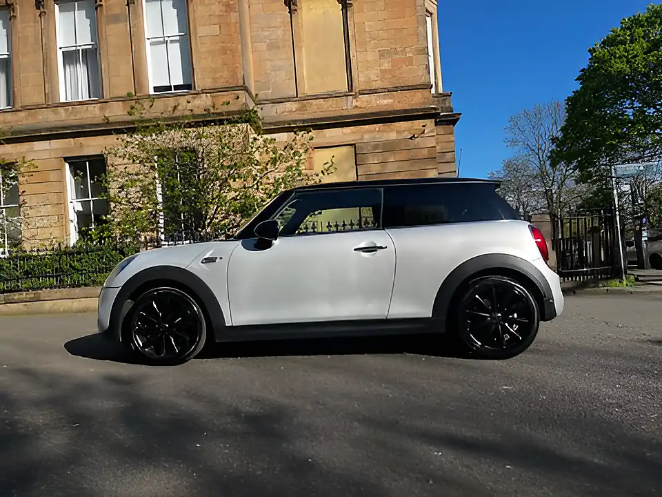 Used 2018 MINI Hatch Cooper S White Silver - Interior and Exterior details 2