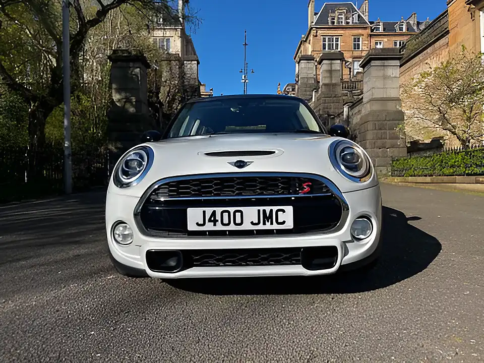 Used 2018 MINI Hatch Cooper S White Silver - Interior and Exterior details 4