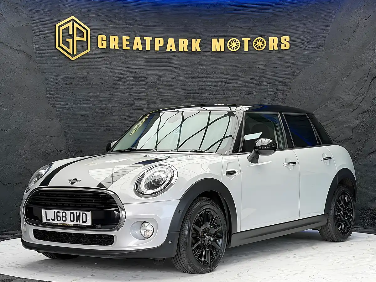 Used 2018 MINI Hatch Cooper Silver - Front View