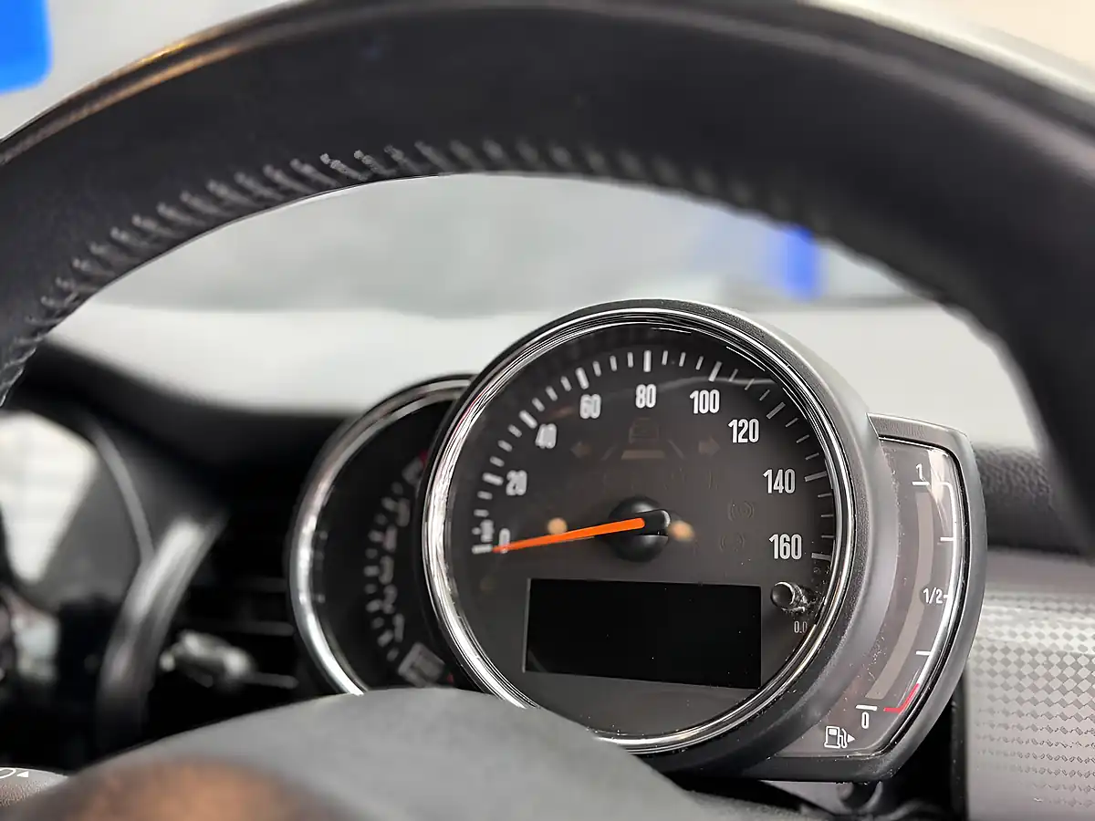 Used 2018 MINI Hatch Cooper Silver - Interior and Exterior details 13