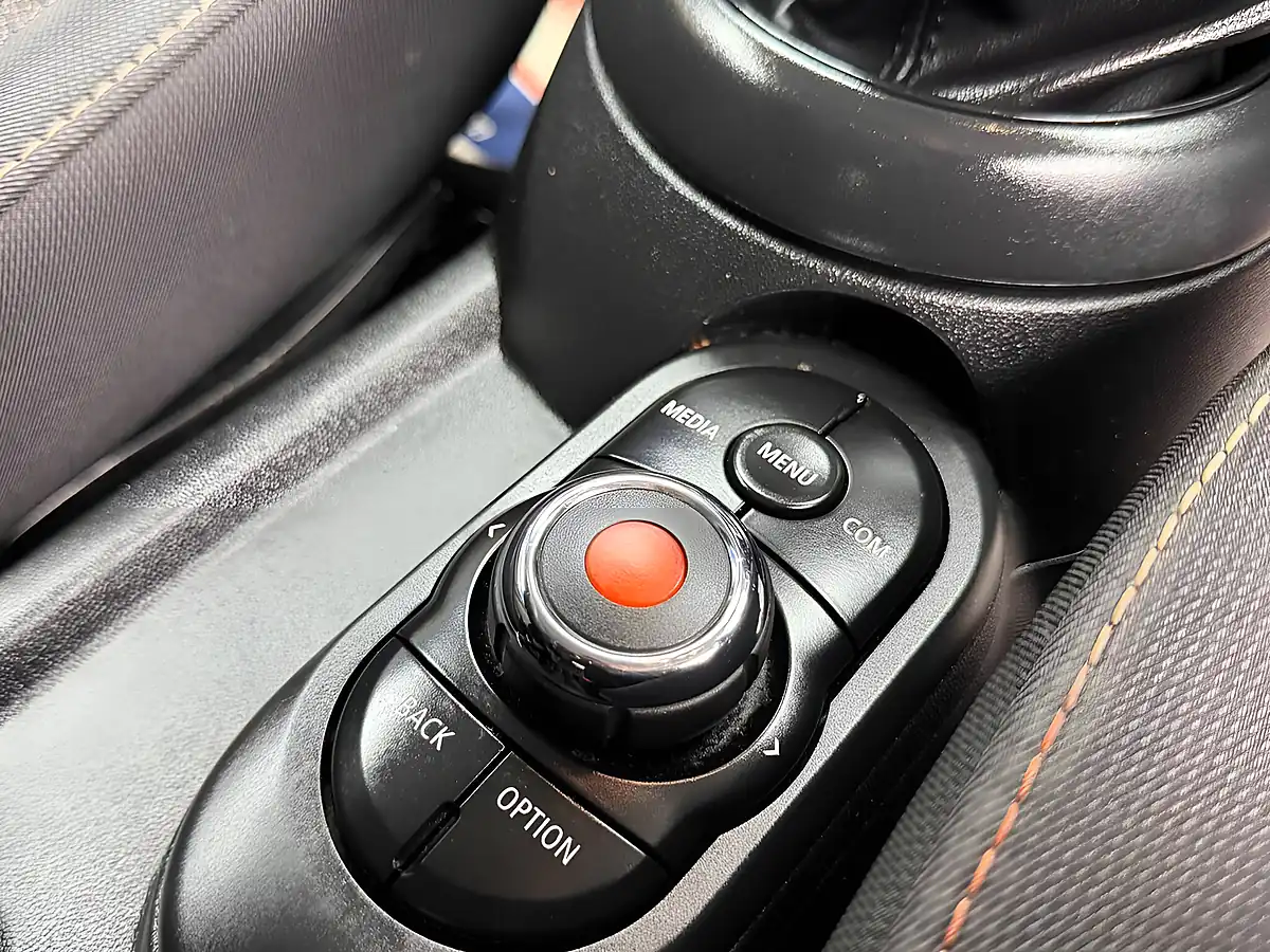 Used 2018 MINI Hatch Cooper Silver - Interior and Exterior details 15