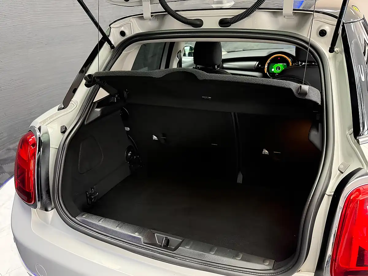 Used 2018 MINI Hatch Cooper Silver - Interior and Exterior details 20