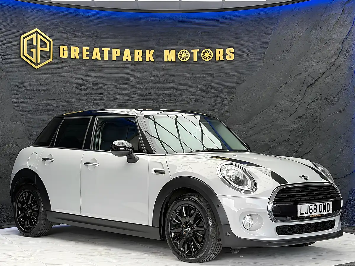 Used 2018 MINI Hatch Cooper Silver - Interior and Exterior details 3