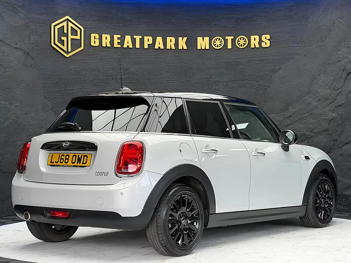 Used 2018 MINI Hatch Cooper Silver - Interior and Exterior details 5