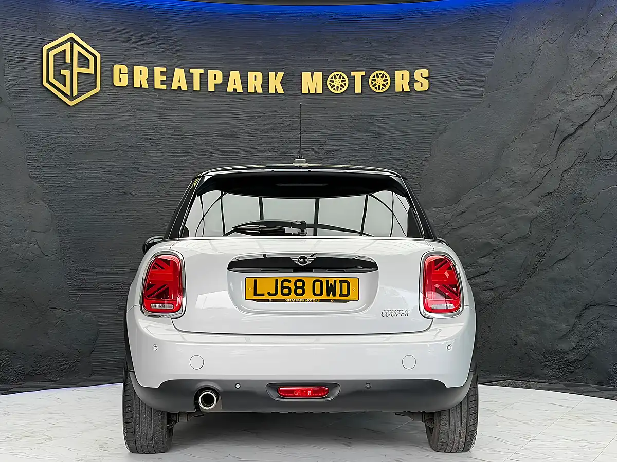 Used 2018 MINI Hatch Cooper Silver - Interior and Exterior details 6